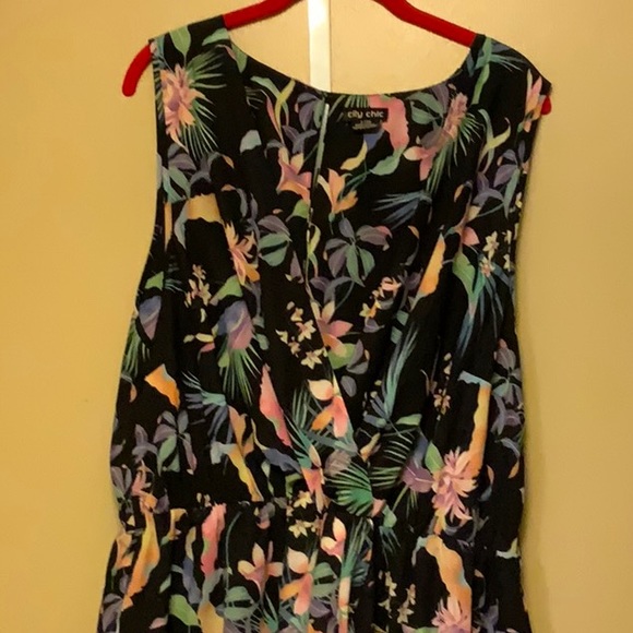 City Chic wrap dress - Picture 2 of 4